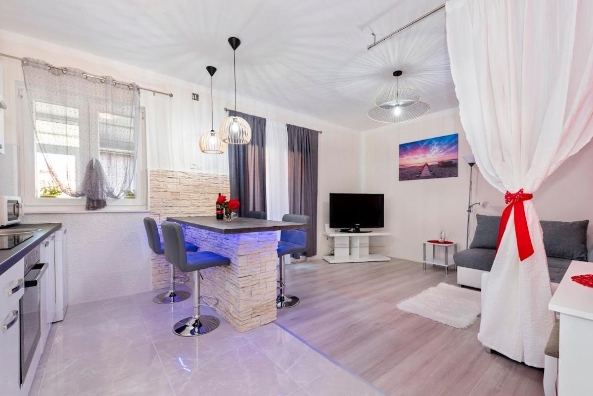 Lana Sibenik Apartment Bagian luar foto